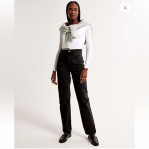 A&F 27R The 90’s Straight Ultra High Rise jeans in black